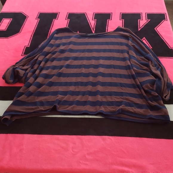 Hourglass Lilly Tops - 😁 Oversized Batwing Flowy Top REPOSH 🤎